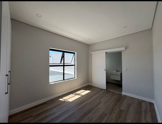 4 BEDROOM HOUSE FOR SALE IN SANDOWN